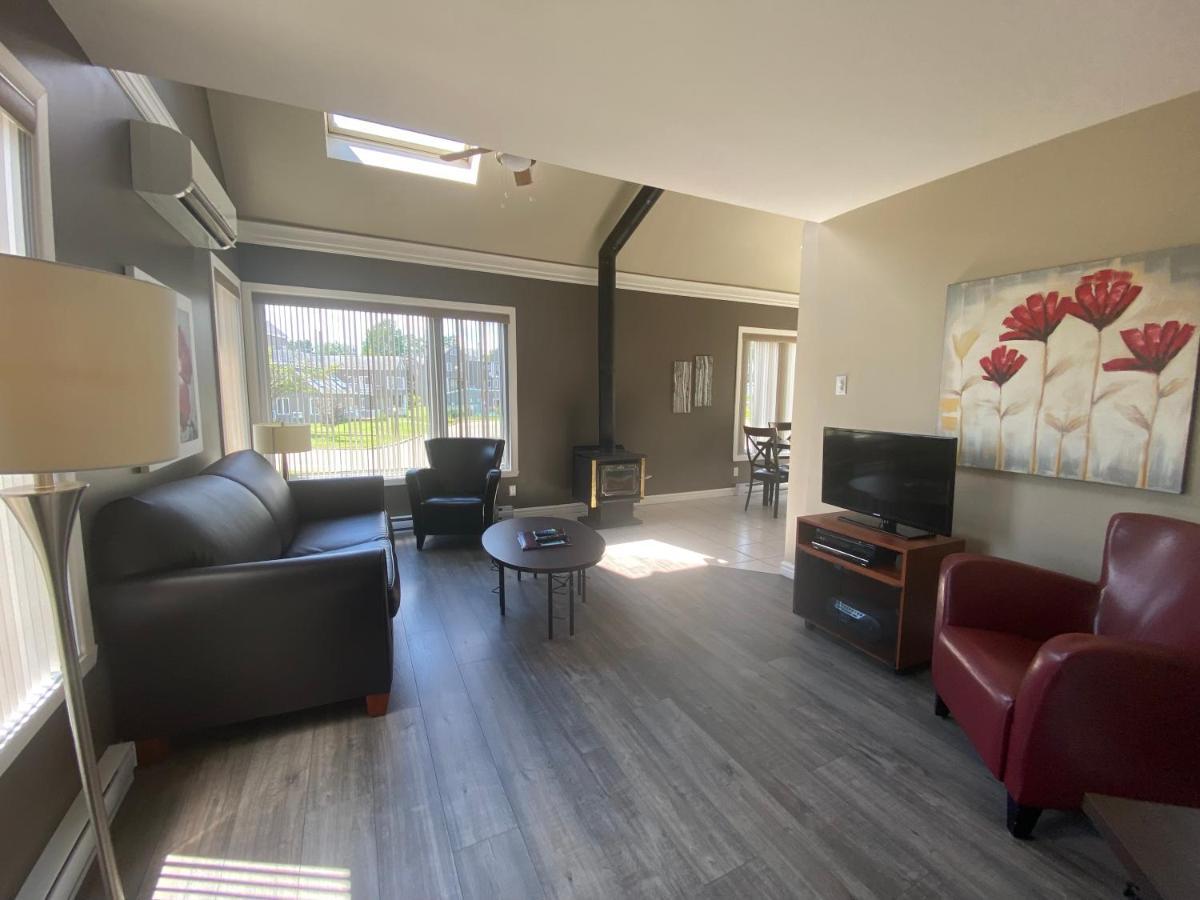 Condos Vacances Msa 2Ch Avec Piscine Et Spas Exterieurs Gratuits 4 Saisons!! Beaupré Esterno foto